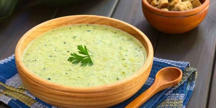 Cabbage and zucchini soup is a good stomach dish on the hypoallergenic diet menu